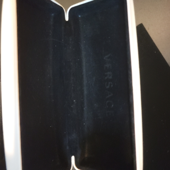 Versace Glasses Case - Picture 4 of 4